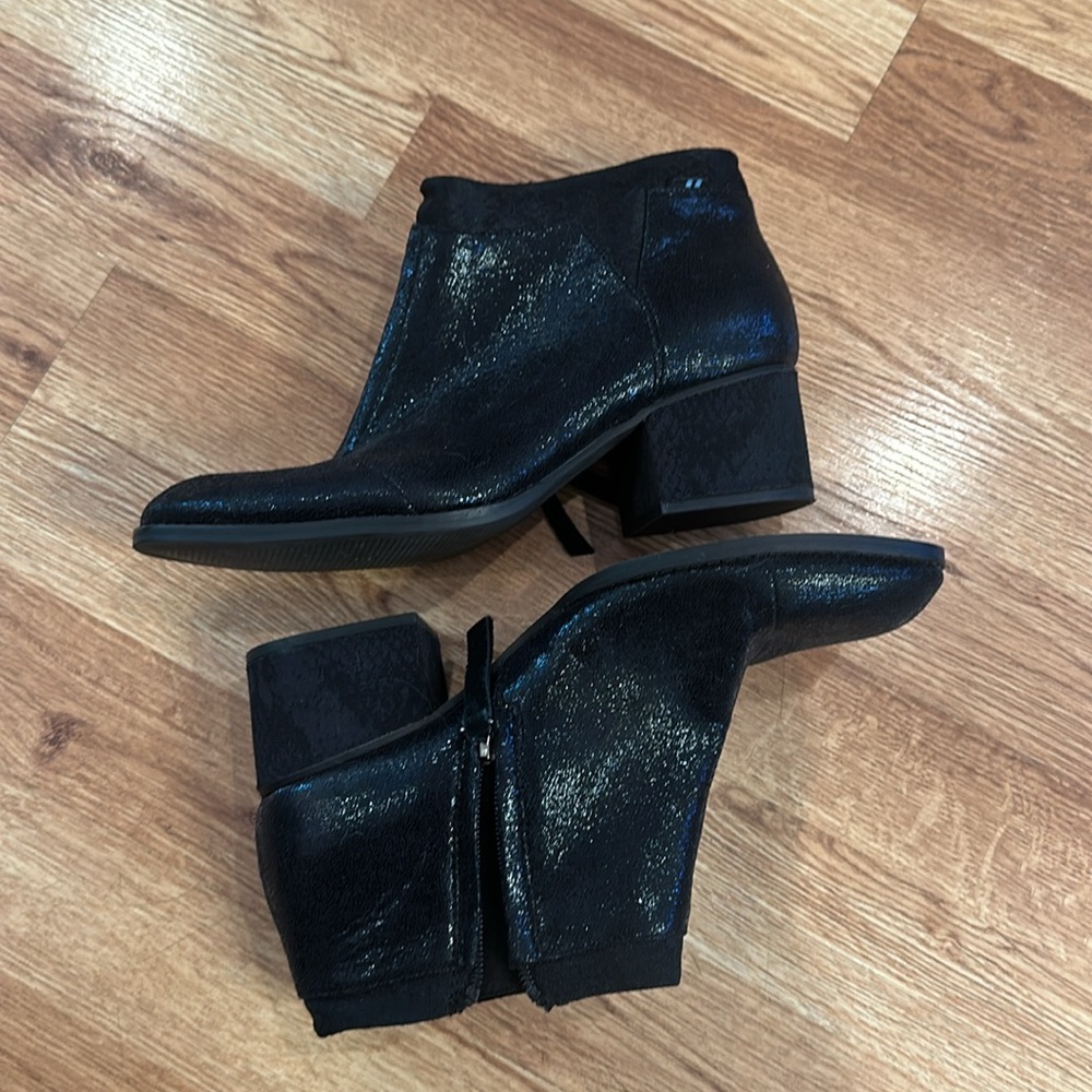TOMS Loren black crackle shimmer snake booties 7